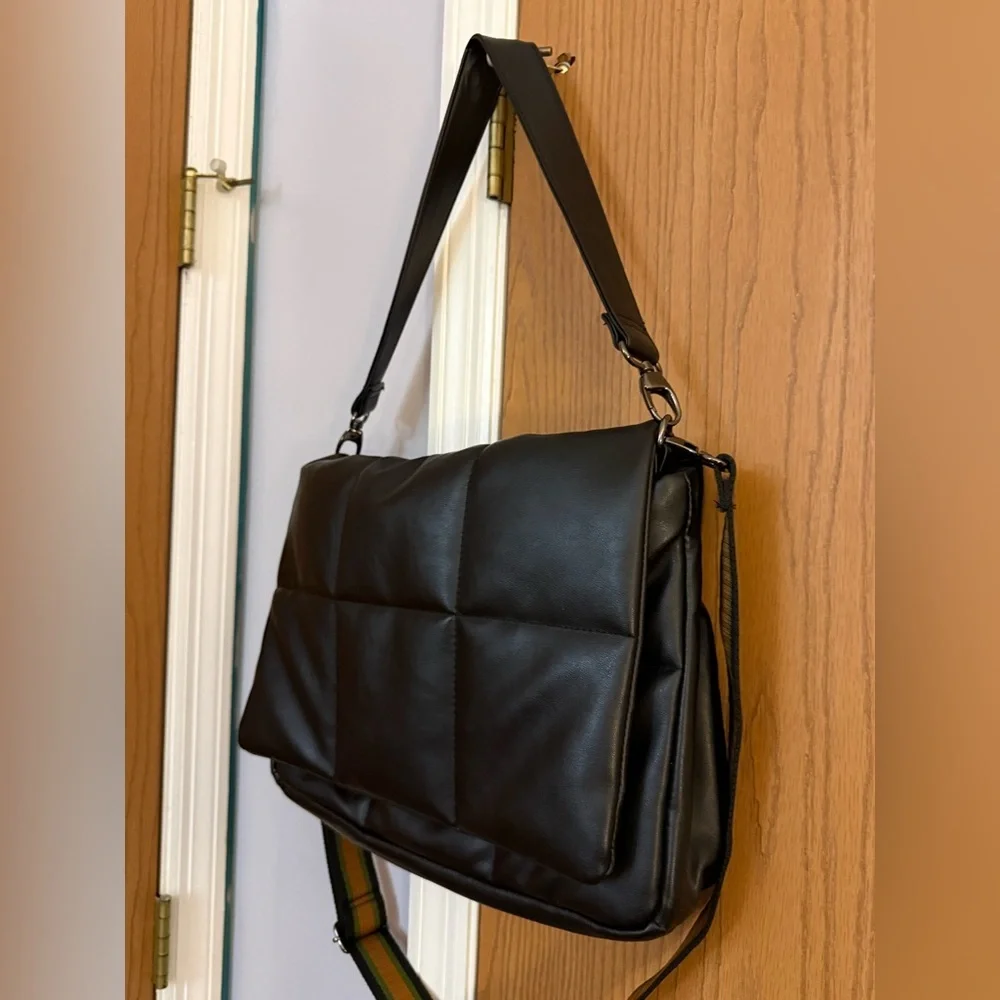 Elegant Black Quilted Messenger Bag